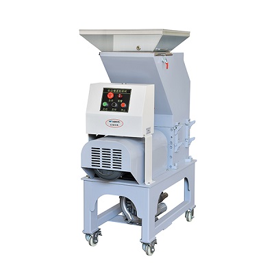 塑料粉碎機(jī)有哪些操作注意事項(xiàng)？